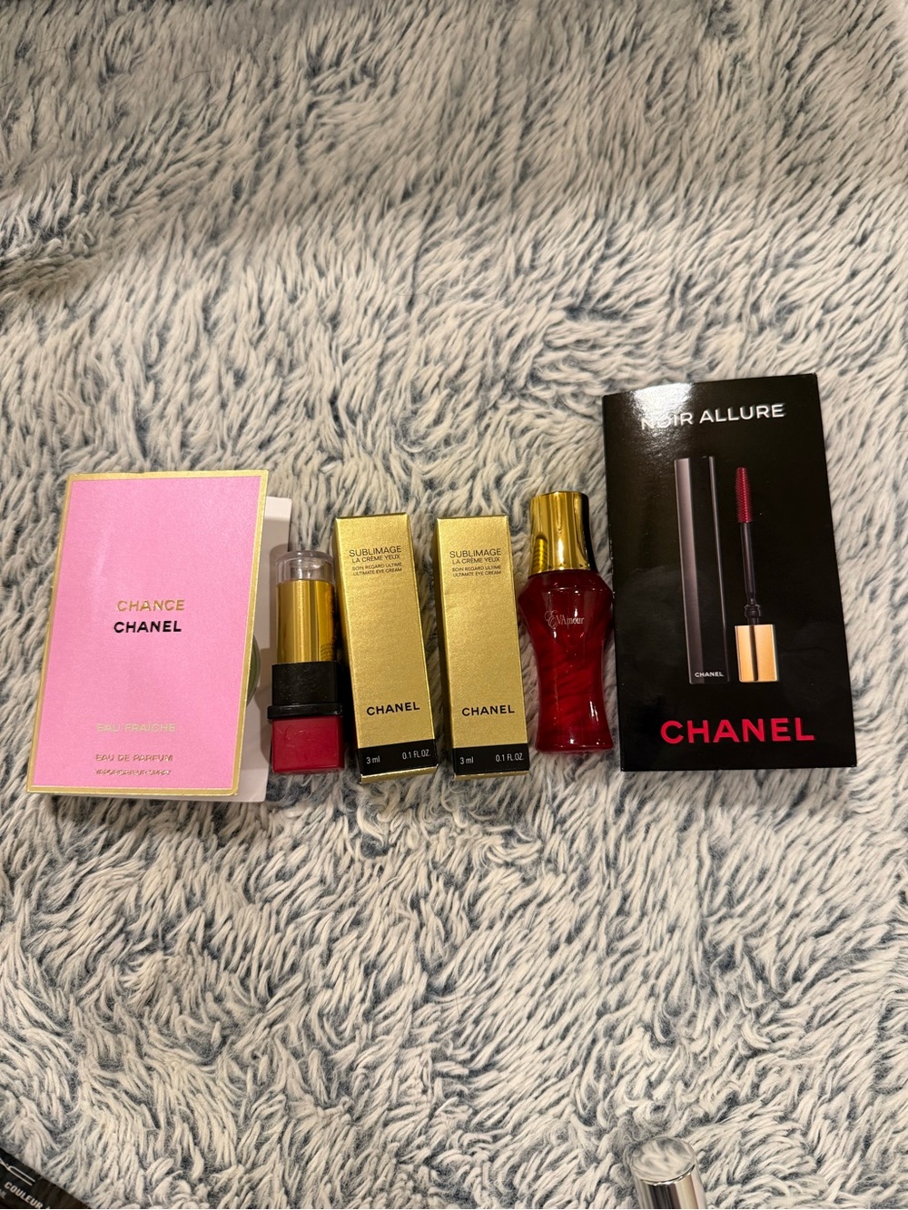 CHANEL Lip & Fragrance Set in Pink and Red